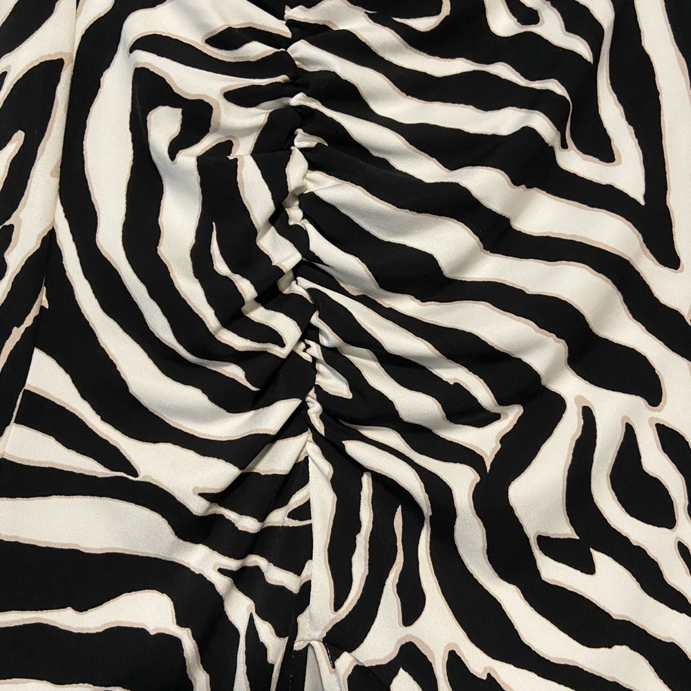 White House Black Market Zebra Print Pencil Skirt. - Picture 4 of 15